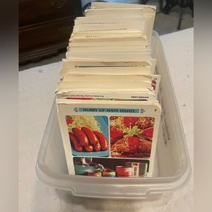 •SOLD• Vintage 1970s Betty Crocker Recipe Card Index Library